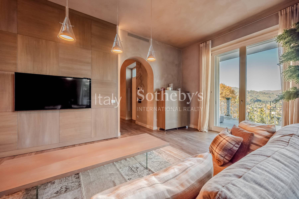 Enchanting historic residence with Lake Maggiore view