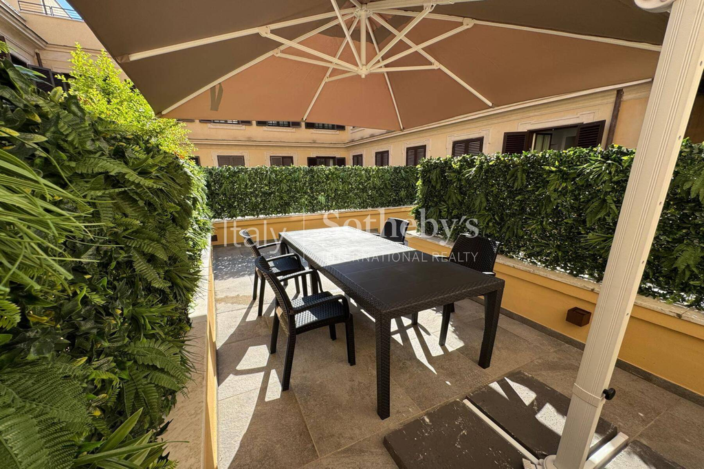 Prestigious Apartment with Terrace in the historic center